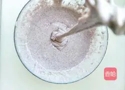 Illustration of how to make black rice flour steamed cake 3