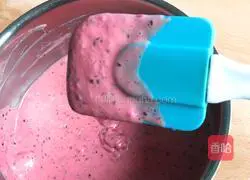 Illustration of how to make dragon fruit chiffon cake 11
