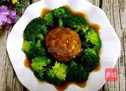 Illustration of Braised Lion Head 11