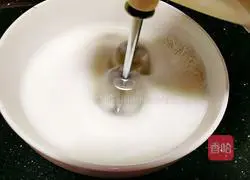 Strawberry Cake Recipe Illustration 8