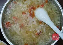 Recipe for Gorgon Lily, Wolfberry and Tremella Soup 4