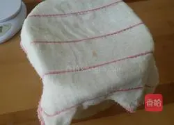 Illustration of how to make fruit yogurt bread bowl 7