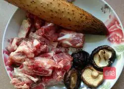 Illustration of how to make steamed yam ribs 1