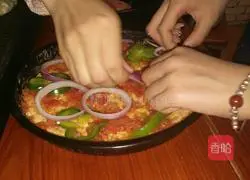 Illustration of how to make bacon pizza 6