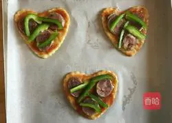 How to make homemade mini love pizza 9