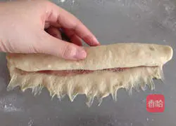Illustration of how to make bacon bread 5