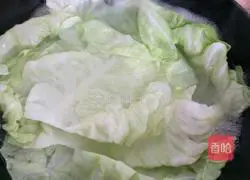 Illustration of how to make pan-fried bacon-wrapped cabbage 2