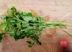 Illustration of how to make cold folded ear root 3