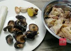 Simple braised chicken recipe 1