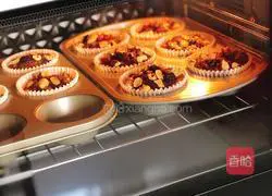 Illustration of how to make chocolate nut cake 11