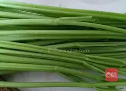 Illustration of how to make donkey meat and celery steamed dumplings 2