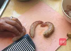 Illustration of how to make fried shrimp segments 2