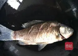 Illustration of how to make sweet and sour crucian carp 6