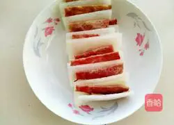 Illustration of how to make bacon and winter melon clips 12