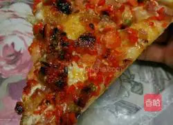 Illustration of how to make pizza with a home electric baking pan 9