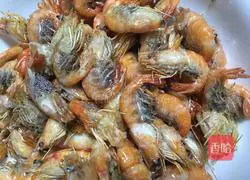 Illustration of how to make fried shrimps in oil 4