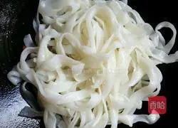 Meat Illustration of how to make shredded rice noodles 9
