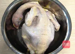 The chicken is full of love on the table, and the Orleans roast chicken is more delicious than KFC.Illustration 3