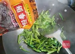 Illustration of how to make tempeh water spinach stems 4