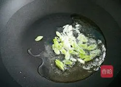 Illustration of how to make braised noodles with spicy pepper 2