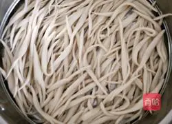 Illustration of how to make noodles with fish 6