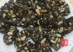 Walnut peanut black Illustration of making sesame candy 17