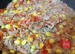 Illustration of how to make fried quinoa rice with tuna, corn and eggs 7