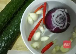 Illustration of how to make spicy cold kimchi (cucumber, fungus, peanut, mushroom) 1