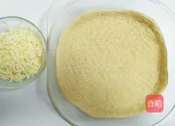 Illustration of how to make bacon chicken pizza 5