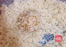 Illustration of how to make sweet potato, glutinous rice and pearl meatballs 6