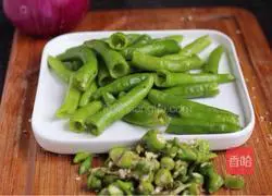 Illustration of how to make beef tenderloin with Hangzhou pepper 2