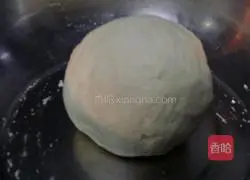 Illustration of how to make pan-fried pork buns 1
