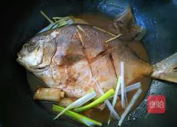 Illustration of home-style braised pomfret 9