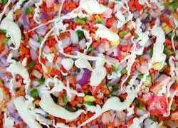 Illustration of how to make pizza with a home electric baking pan 6