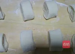 Illustration of how to make French buns 6