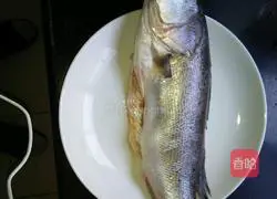 Illustration of how to make steamed seabass in a private house 1