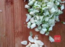 Illustration of how to make braised noodles with diced pepper and pork 5