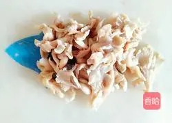 Illustration of making braised noodles with yellow mushrooms 7