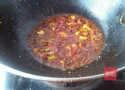 Illustration of how to make spicy fish cubes 6