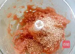 Illustration of how to make honey-glazed meat jerky 6