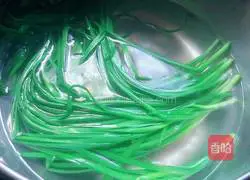 Qianzhang meat rolls with dipping sauce Illustration of how to do it 7