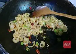 Illustration of how to make fried pork rinds with kimchi 6