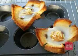 Illustration of how to make toasted eggs 6