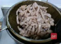 Illustration of how to make fried tenderloin with coriander 6