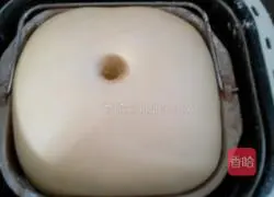 Illustration of how to make butter rolls 4