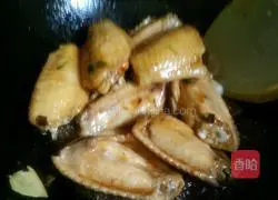 Illustration of braised chicken wings 7