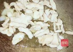 Illustration of how to make stir-fried shredded pork and vegetables 7