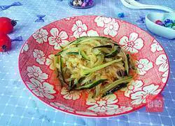 Illustration of how to make cucumber mixed with jellyfish skin 6