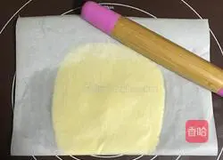 Illustration of how to make condensed milk thin biscuits 5