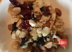 Illustration of how to make low-fat marshmallow brownies 3